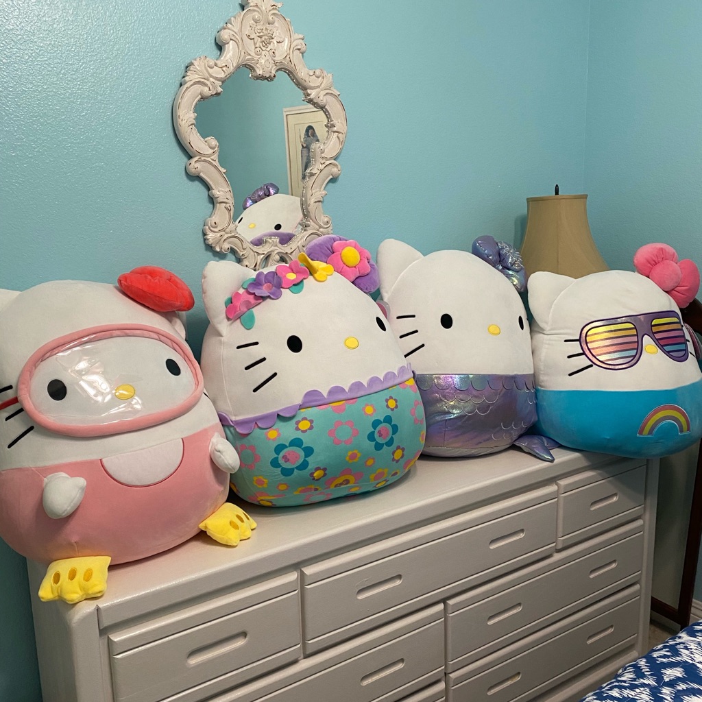 Hello Kitty Squismallows